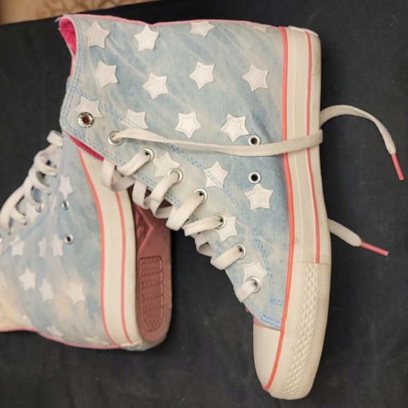 Daddy's Money Shoes - EUC Hidden Wedge Sneakers